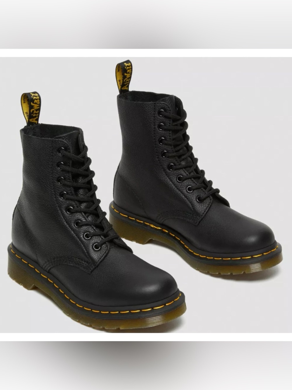 Dr. Martens 1460
Pascal Virginia Leather Lace Up Boots in Black Virginia Size 9